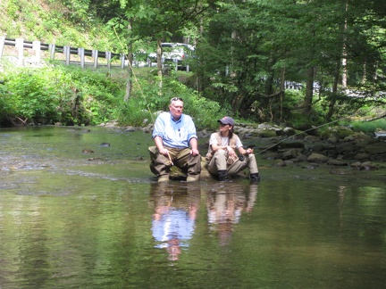 Doe River 28Jun09  38  - Hugh and Erynn watching Doug fish